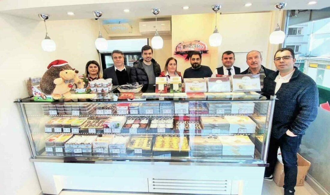 Bursa’nın lezzeti 25’inci şubesiyle Heykel’de Bursa’nın sembol lezzeti kestane şekerini Kardelen 25. şubesini Bursa’nın kalbi