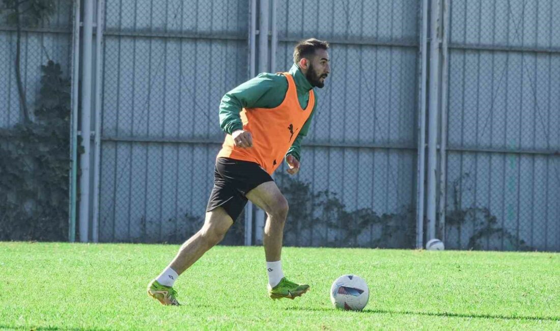 Bursaspor taktik prova yaptı BURSASPOR'DA KIRŞEHİR FSK MAÇI HAZIRLIKLARI DEVAM EDİYOR.