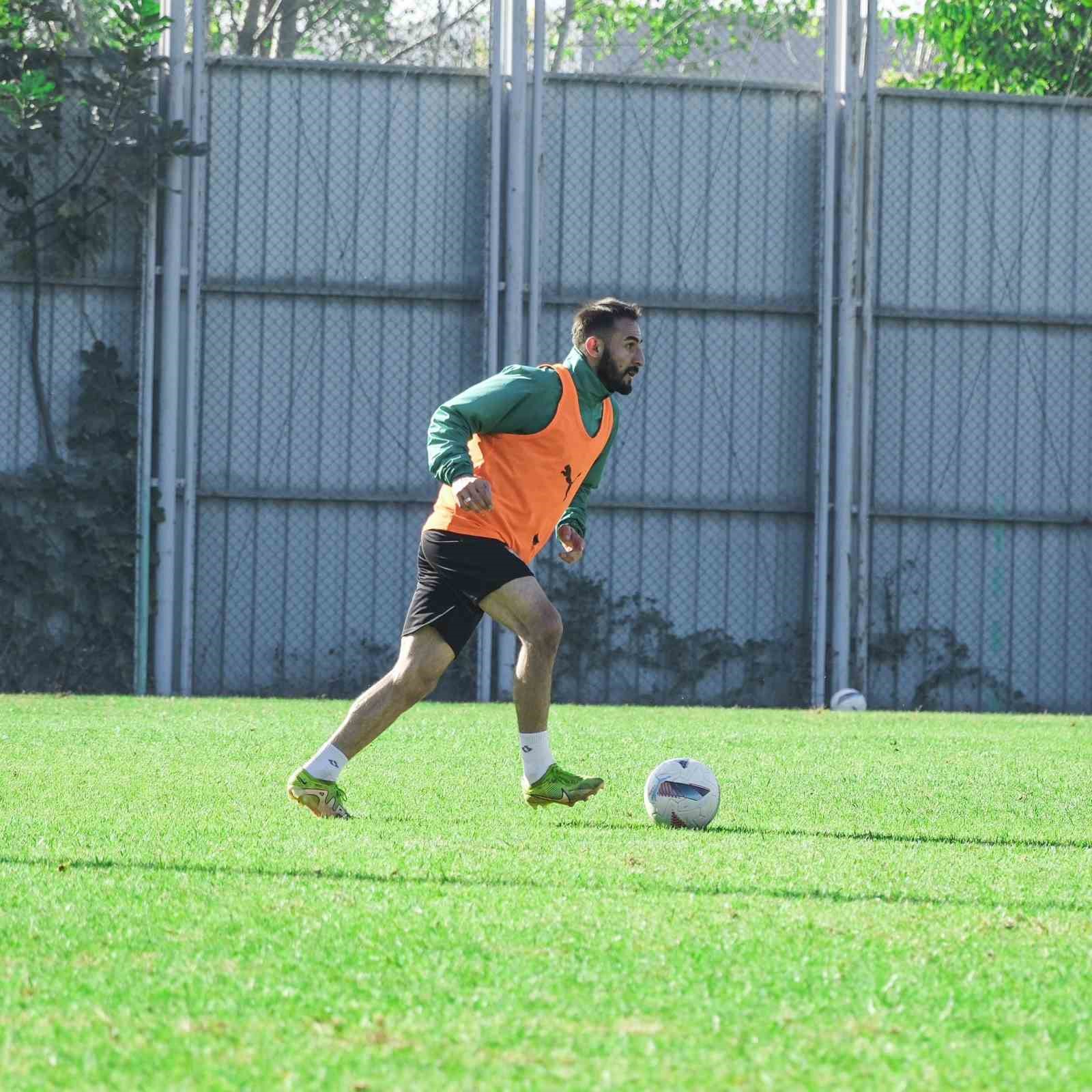 BURSASPOR'DA KIRŞEHİR FSK MAÇI HAZIRLIKLARI DEVAM EDİYOR.