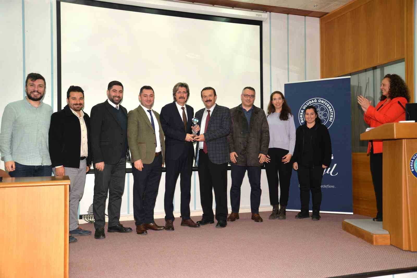 BUÜ’DE 2023 YILININ KALİTE ÖDÜLLERİ VERİLDİ