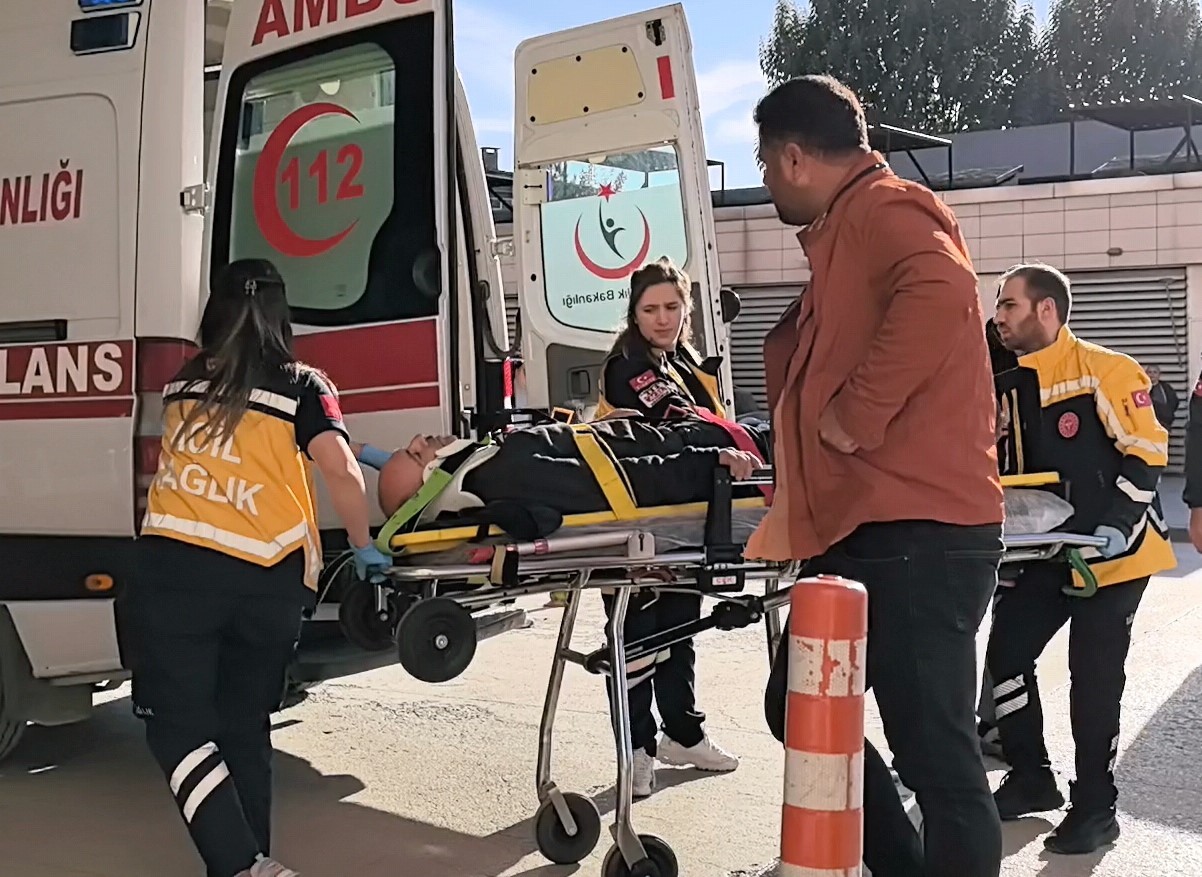 BURSA'NIN İNEGÖL İLÇESİNDE MEYDANA GELEN OLAYDA FABRİKANIN ÇATISINDAN DÜŞEN ELEKTRİK