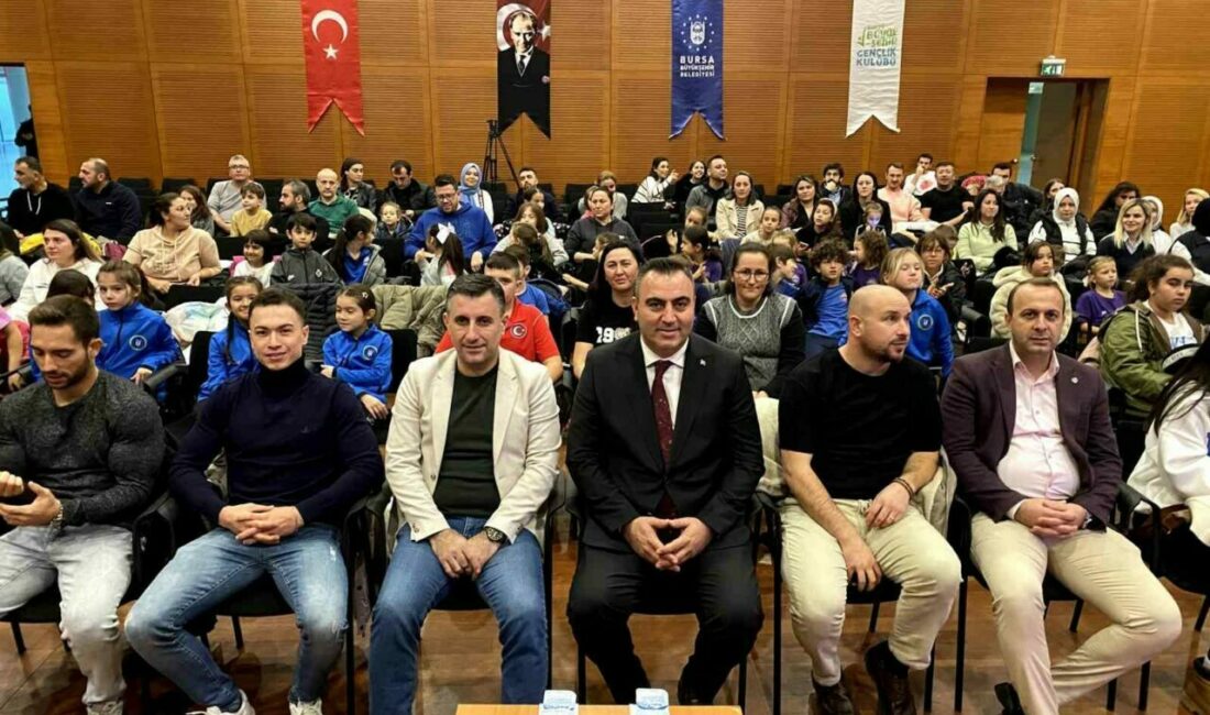 Cimnastik Milli Takımı, Bursalı gençlerle buluştu Bursa Büyükşehir Belediyesi tarafından düzenlenen ‘Bursa Gençliği Sporun Yıldızları ile