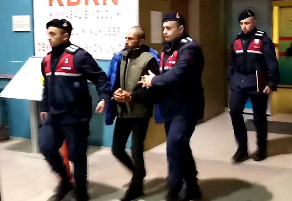 Çobanı tüfekle vuran şüpheli tutuklandı BURSA'NIN İNEGÖL İLÇESİNDE ÇİFTLİKTE MEYDANA GELEN OLAYDA KIZINI İSTEYEN ÇOBANI