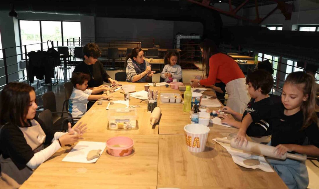 Çocuklar seramik sanatıyla tanıştı ÇOCUKLAR SERAMİK SANATIYLA TANIŞTI