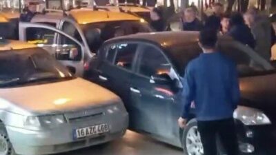 Bursa’nın İnegöl ilçesinde sürücüsü fenalaşınca kontrolden çıkan hafif ticari araç,
