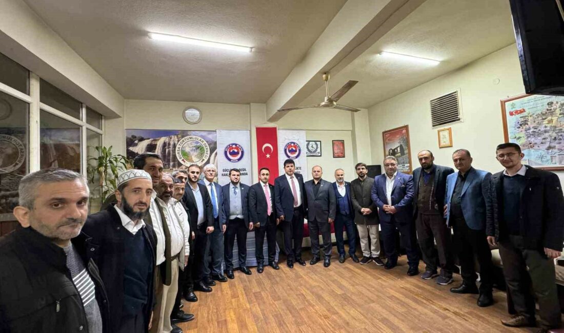 Diva-Sen Bursa’da hızlı başladı DİVA-SEN GENEL BAŞKANI OSMAN TAŞÇI VE GENEL BAŞKAN YARDIMCILARI BURSA'YA