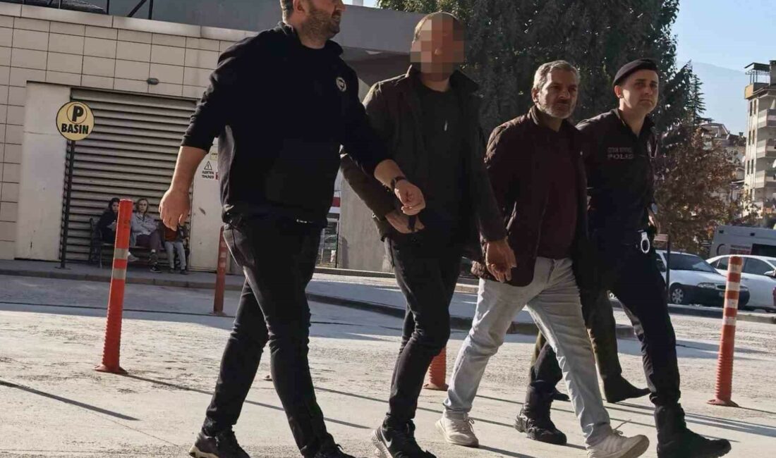 İNEGÖL EMNİYET MÜDÜRLÜĞÜ EKİPLERİ HAKKINDA DOLANDIRICILIK SUÇUNDAN ARANAN ŞAHSI YAKALADI.