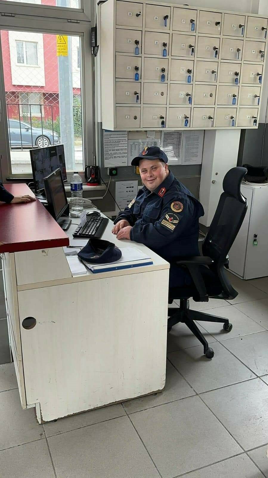 Down sendromlu İslam Mevlüt’ün jandarma hayali gerçek oldu Bursa’nın İnegöl ilçesinde down sendromlu İslam Mevlüt’ün jandarma olma hayali