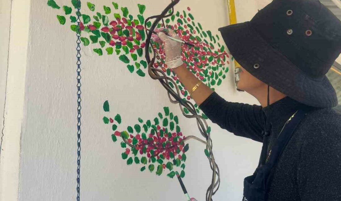 MUDANYA'NIN ULUSLARARASI ÜNE SAHİP RESSAMI NİHAL DALMAZGİL, EL İŞİ YAPITLARI