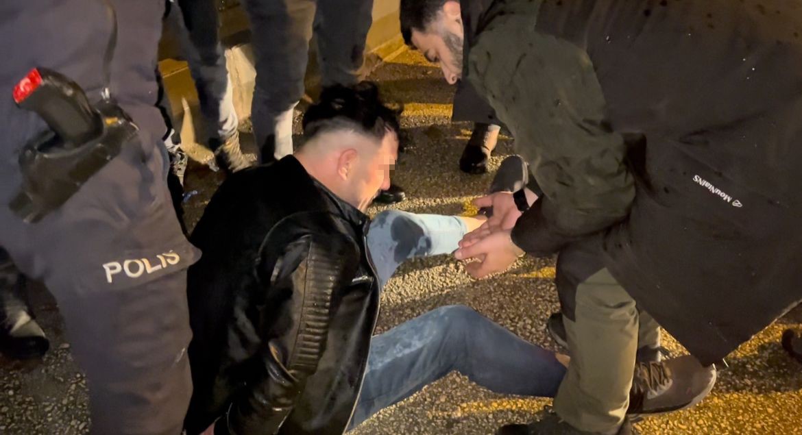 BURSA'DA POLİS EKİPLERİNİN 'DUR' İHTARINA UYMAYAN SÜRÜCÜ ARACIYLA 30 KİLOMETRE