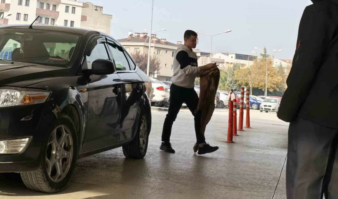 Elini makineye kaptıran işçinin parmağı koptu BURSA'NIN İNEGÖL İLÇESİNDE FAALİYET GÖSTEREN MOBİLYA FABRİKASINDA MEYDANA GELEN OLAYDA