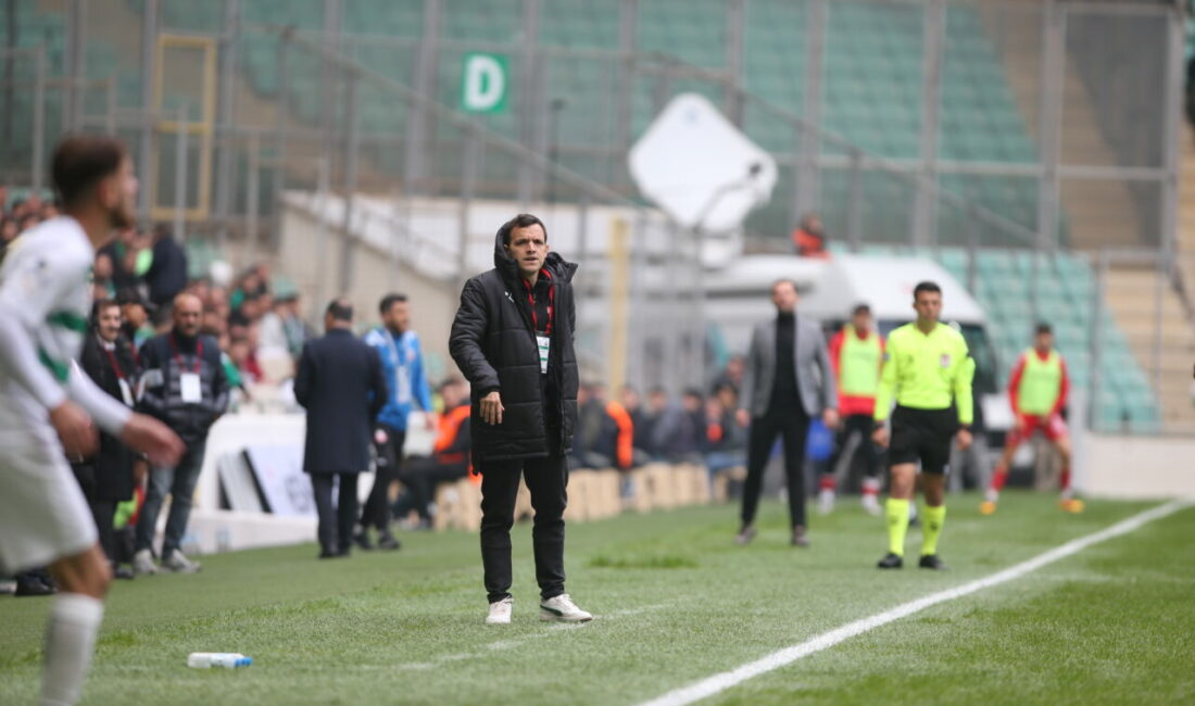 Bulvarspor’u 3-0 yendikten sonra kameraların karşısına geçerek açıklamalarda bulunan Bursaspor
