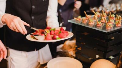 Gastronomi… Gastronomi kelimesi Yunanca sözcüklerden meydana gelmiştir, gaster (mide), noman