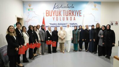 AK Parti Bursa’da 6 ilçenin Kadın Kolları Başkanı değişti.