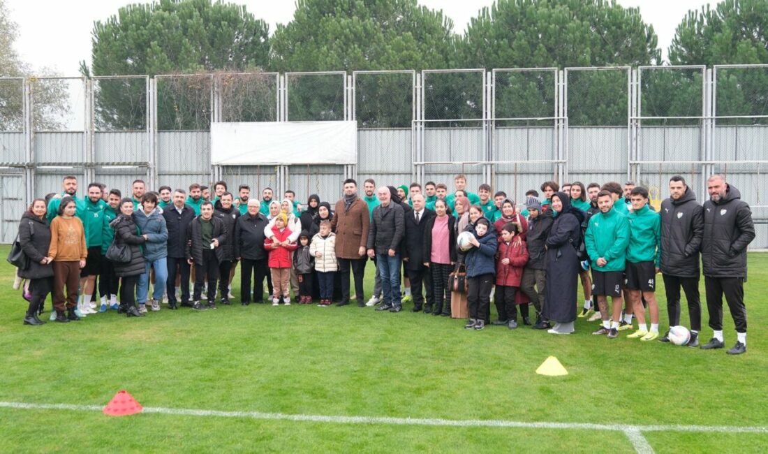 Bursaspor’da çok özel gün 3 Aralık Dünya Engelliler Günü dolayısıyla Hacı Mehmet Zorlu Özel