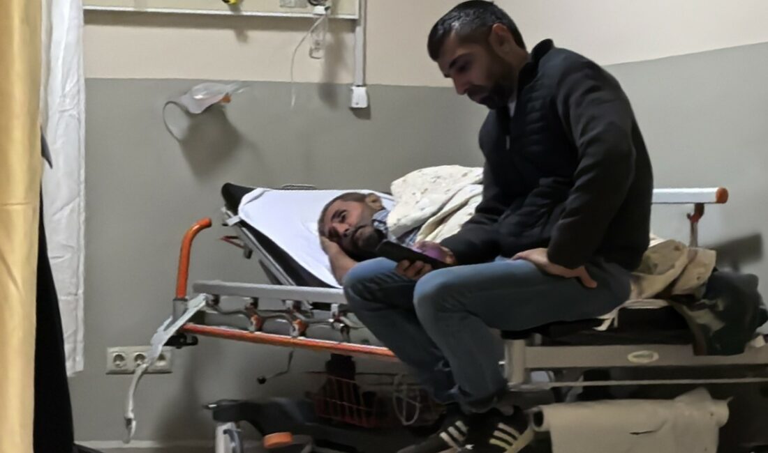 Gece yaktıkları sobanın karbonmonoksit gazından zehirlendiler BURSA'NIN İNEGÖL İLÇESİNDE GECE YAKTIKLARI SOBANIN KARBONMONOKSİT GAZINDAN ZEHİRLENEN KARI-KOCA