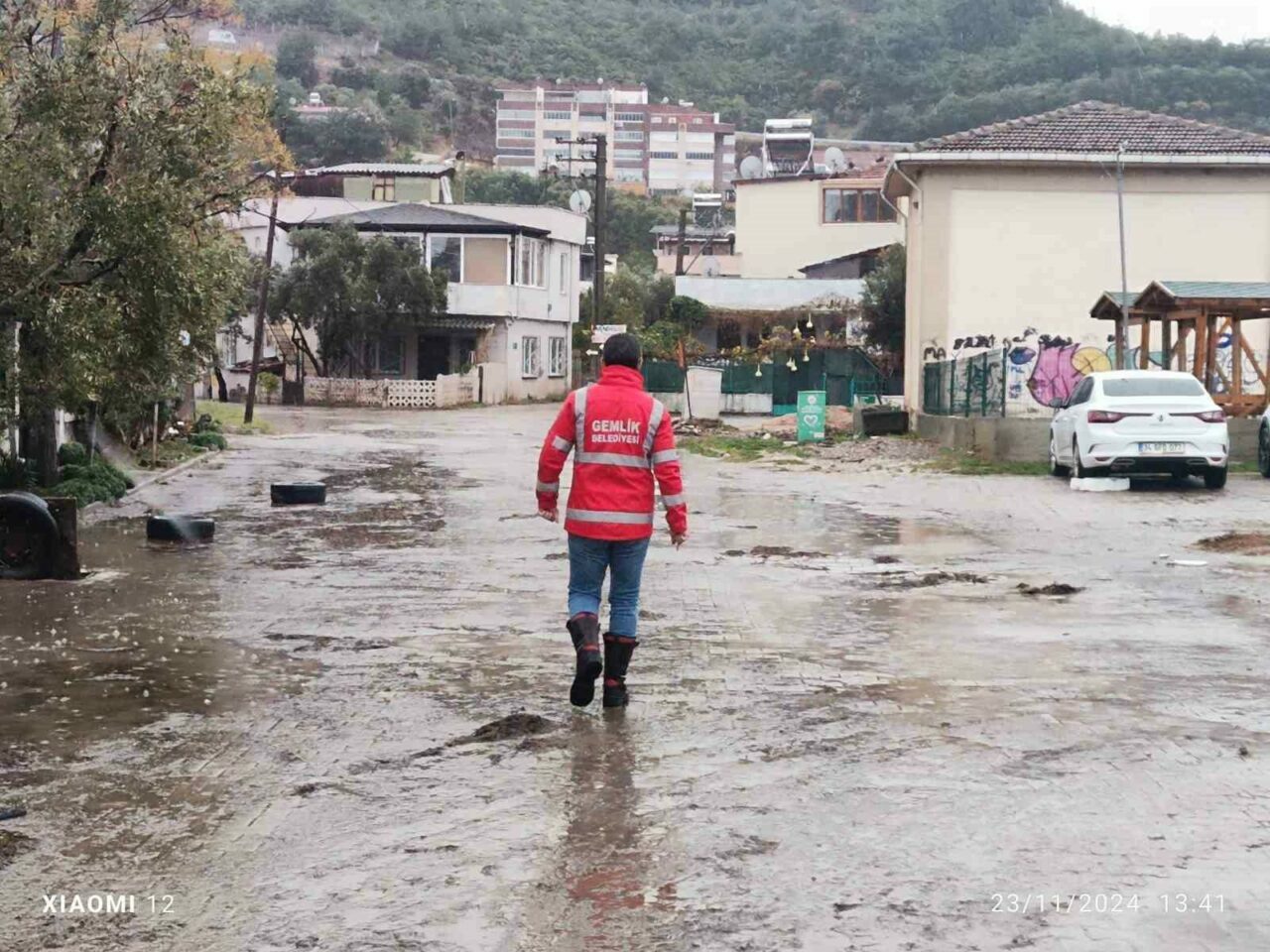 Bursa’nın Gemlik ilçesinde sabah saatlerinde etkili olan sağanak yağış, Kurşunlu