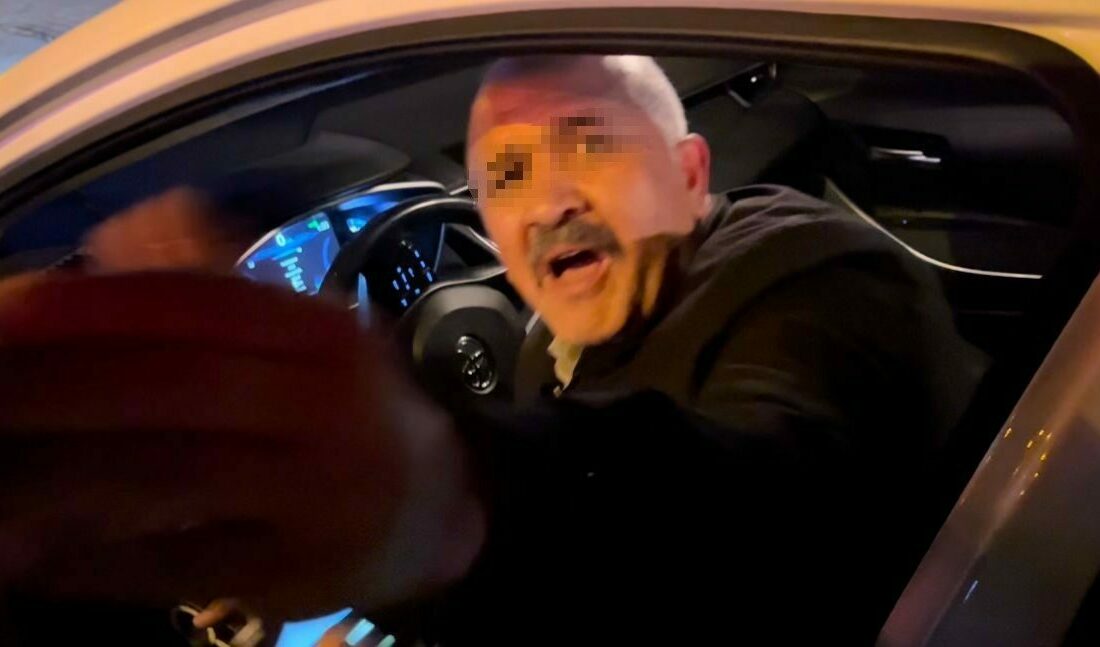 Getir abi üfliyek….Arabayı mı bağlayacan? Bursa’da trafik denetimine takılan alkollü sürücü alkolmetreye üflememek için dakikalarca