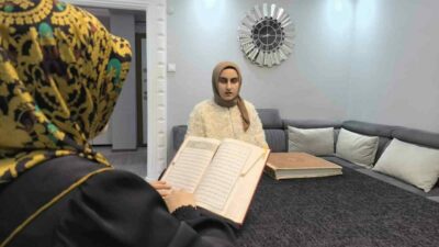 Bursa’nın İnegöl ilçesinde doğuştan görme engelli 16 yaşındaki Medine Mevlütoğlu’nun