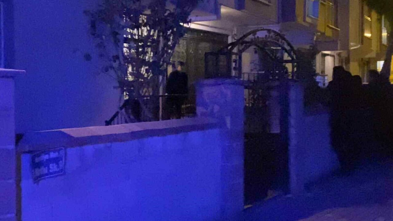 Harçlık alamadığı dedesini bıçaklayarak ağır yaraladı, kendisini apartmana kitledi Bursa’nın İnegöl ilçesinde meydana gelen olayda harçlık alamayınca sinirlenen torun,
