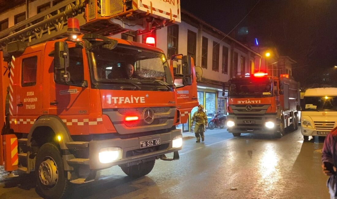 İnegöl’de 2 katlı ahşap binada yangın BURSA'NIN İNEGÖL İLÇESİNDE 2 KATLI EVDE YANGIN ÇIKTI. YANGIN SONUCU