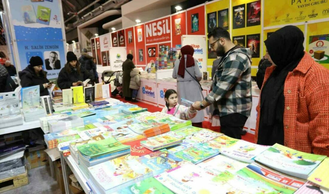 İnegöllüler yazarlarla buluştu İnegöl Belediyesi’nin bu yıl 8’incisini düzenlediği İnegöl Kitap Günleri Fuarı