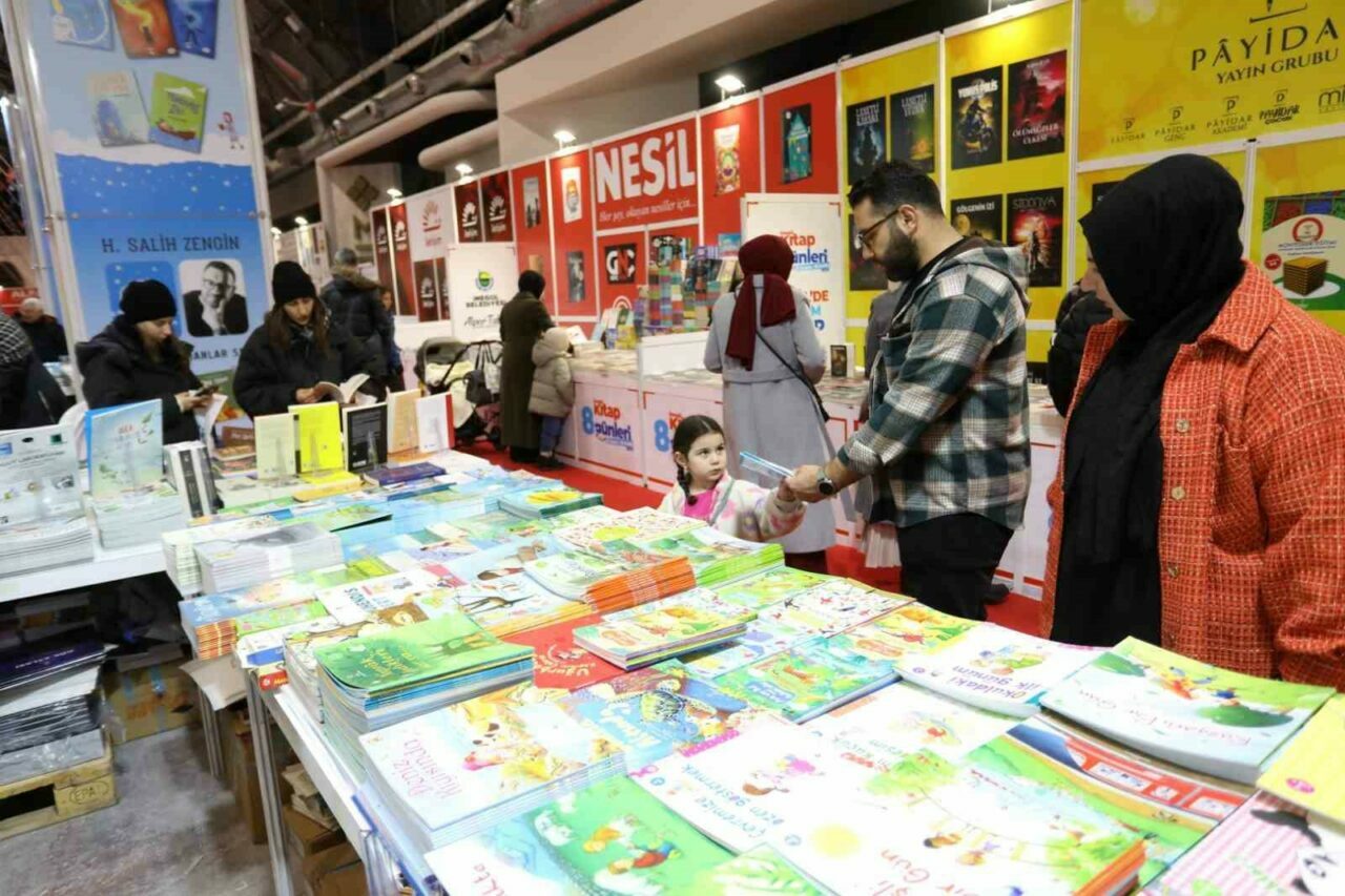 İnegöl Belediyesi’nin bu yıl 8’incisini düzenlediği İnegöl Kitap Günleri Fuarı