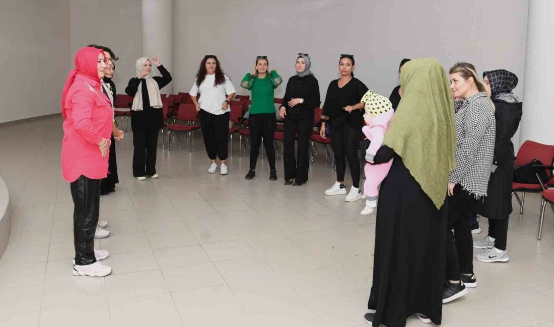 Kadın tiyatrocular Osmangazi’de yetişecek OSMANGAZİ BELEDİYESİ’NİN ‘KADINLAR TİYATRO SAHNESİNDE’ ADIYLA İLÇEDEKİ KADINLARA ÖZEL OLARAK