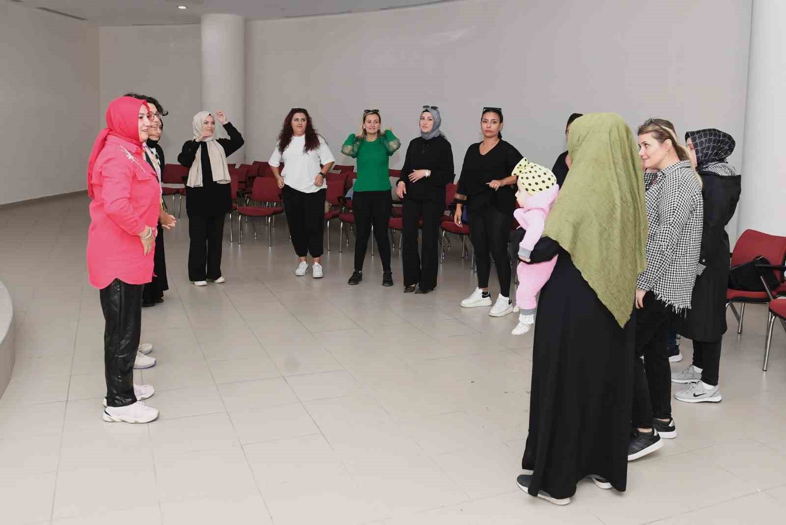 OSMANGAZİ BELEDİYESİ’NİN ‘KADINLAR TİYATRO SAHNESİNDE’ ADIYLA İLÇEDEKİ KADINLARA ÖZEL OLARAK