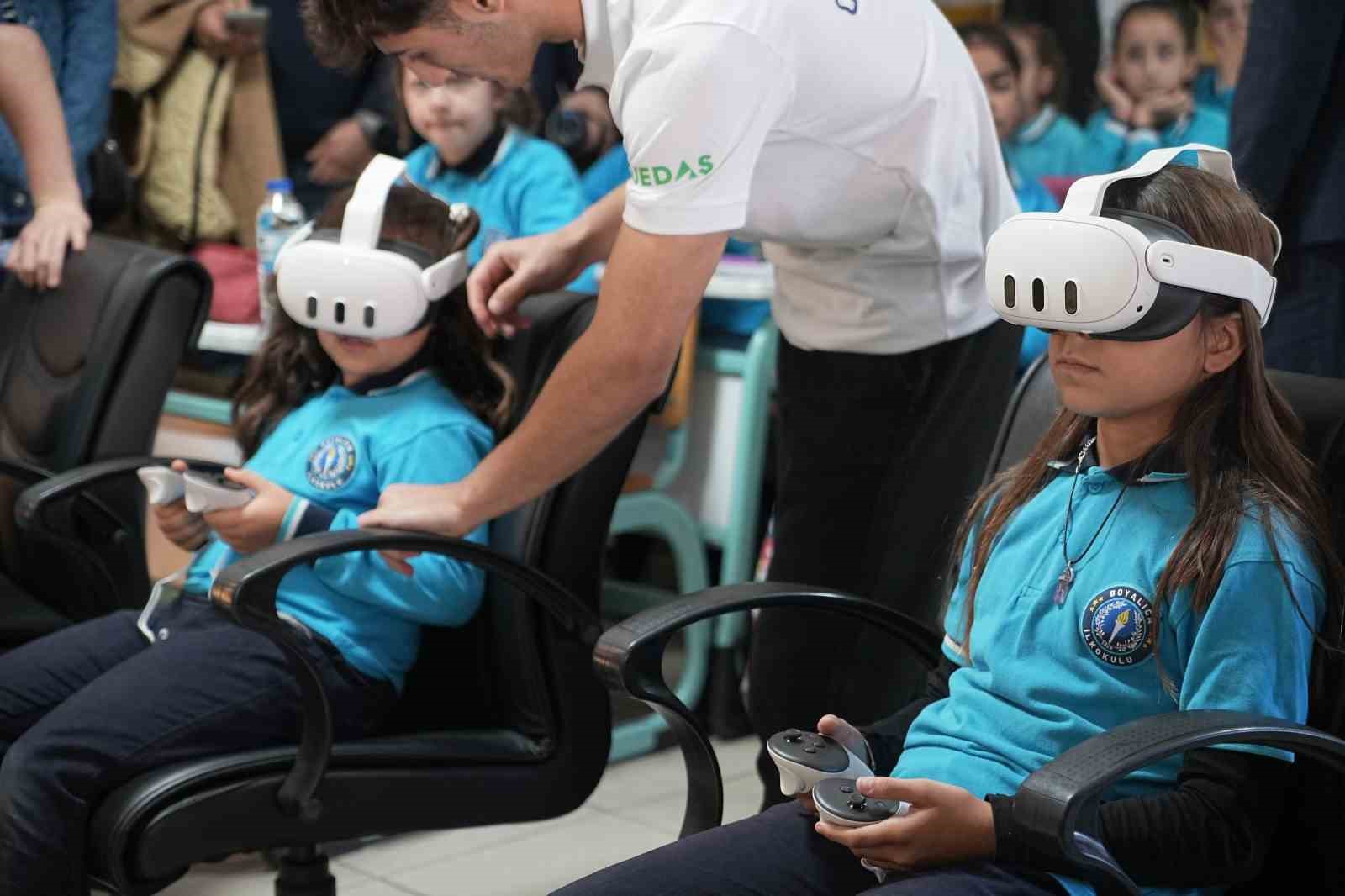 ENERJİ TASARRUFU VE GÜVENLİĞİ BİLİNCİNİ ARTIRMAYI HEDEFLEYEN ULUDAĞ ENERJİ, GELECEĞİN