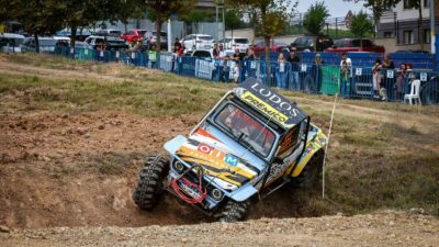 BURSA'DA OTO TAMİRCİSİ OLAN GENÇ PİLOT CAN ÖZKURT, YILLAR SÜREN