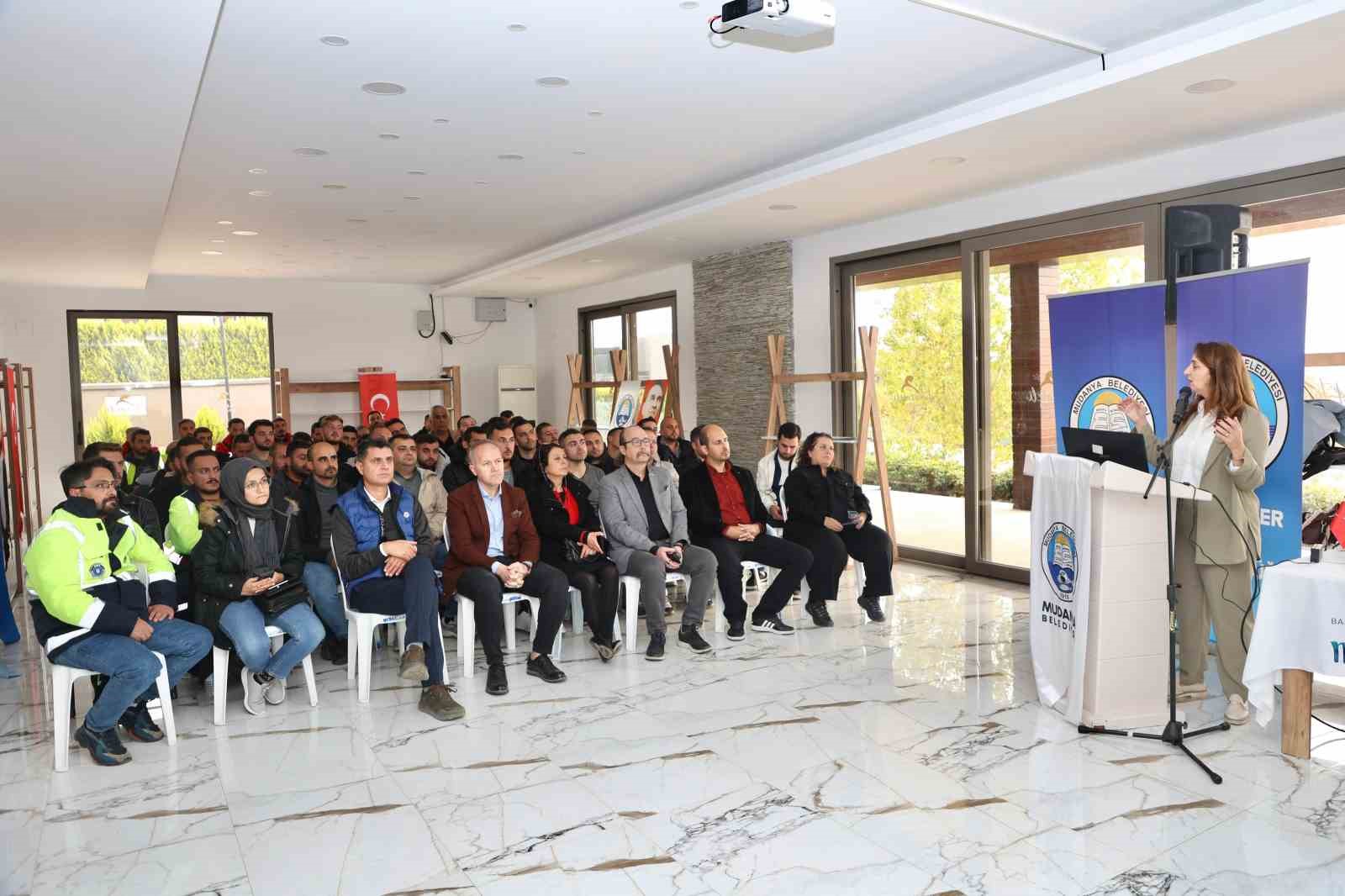 “KÖPEKLER BEDEN DİLİMİZİ ANLIYOR”