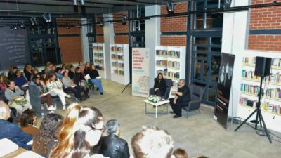 Nilüfer Belediyesi’nin düzenlediği ’Koza Buluşmaları’ etkinliğinde, ödüllü yazar Şebnem İşigüzel