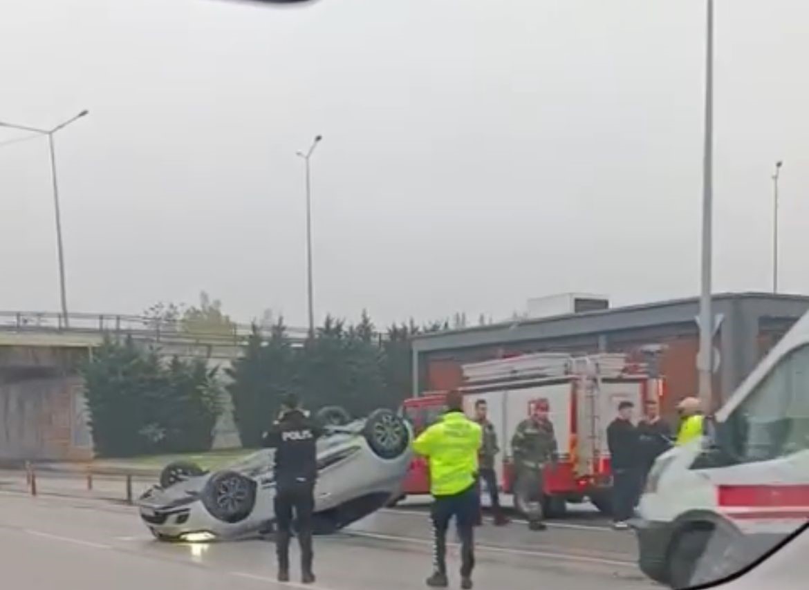 MAKAS ATARKEN, KAZA YAPIP 250 METRE SAVRULDU TAKSİYE BİNİP FİRAR