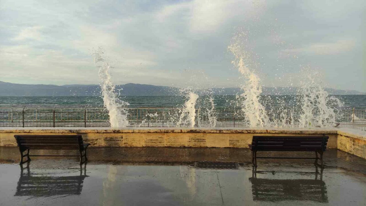 Meteorolojiden Bursa için uyarılar peş peşe geldi Meteoroloji Genel Müdürlüğü bugün ve yarın Bursa için sarı uyarıda