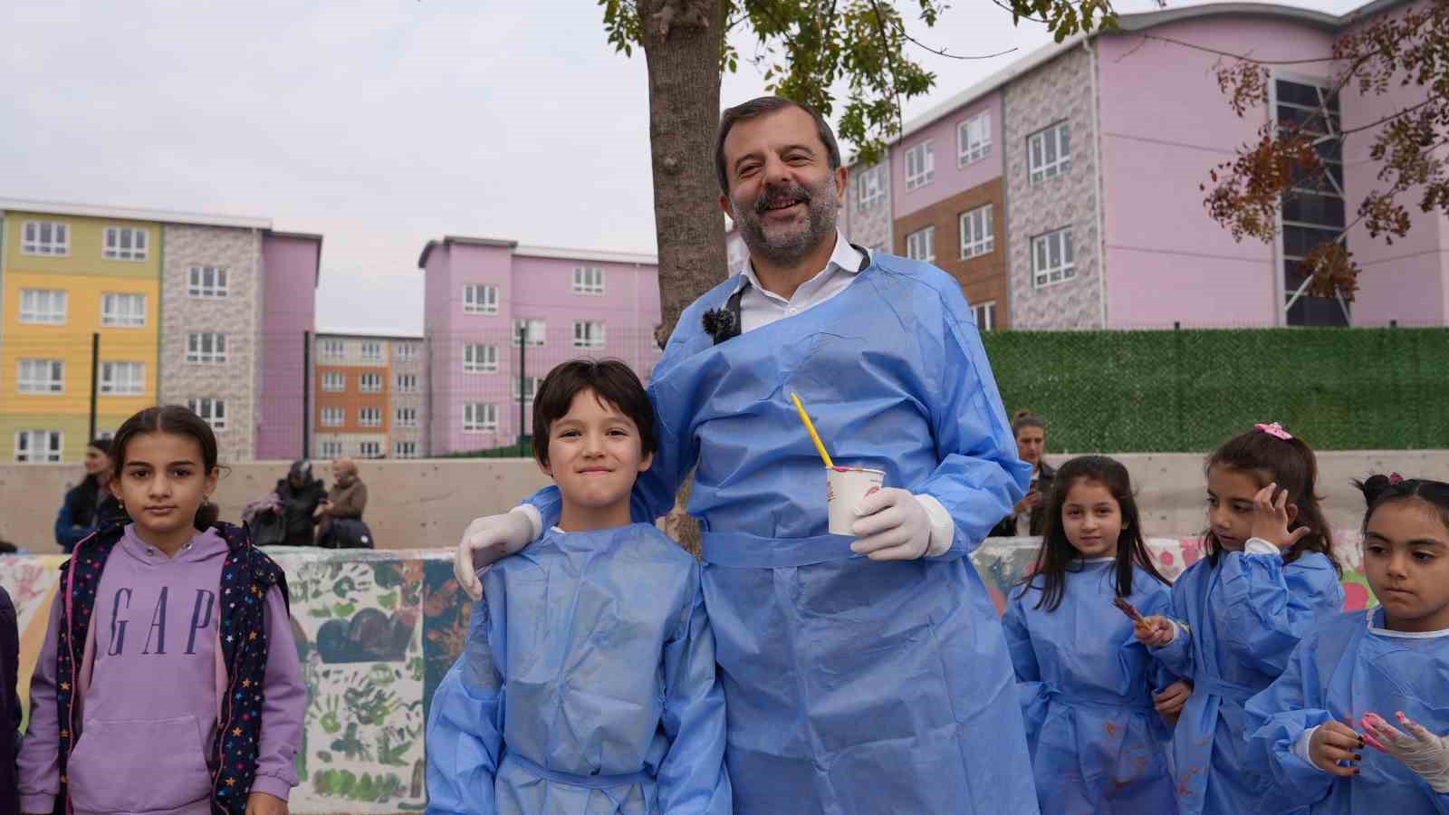 METRELERCE DUVARI MİNİKLER BOYADI