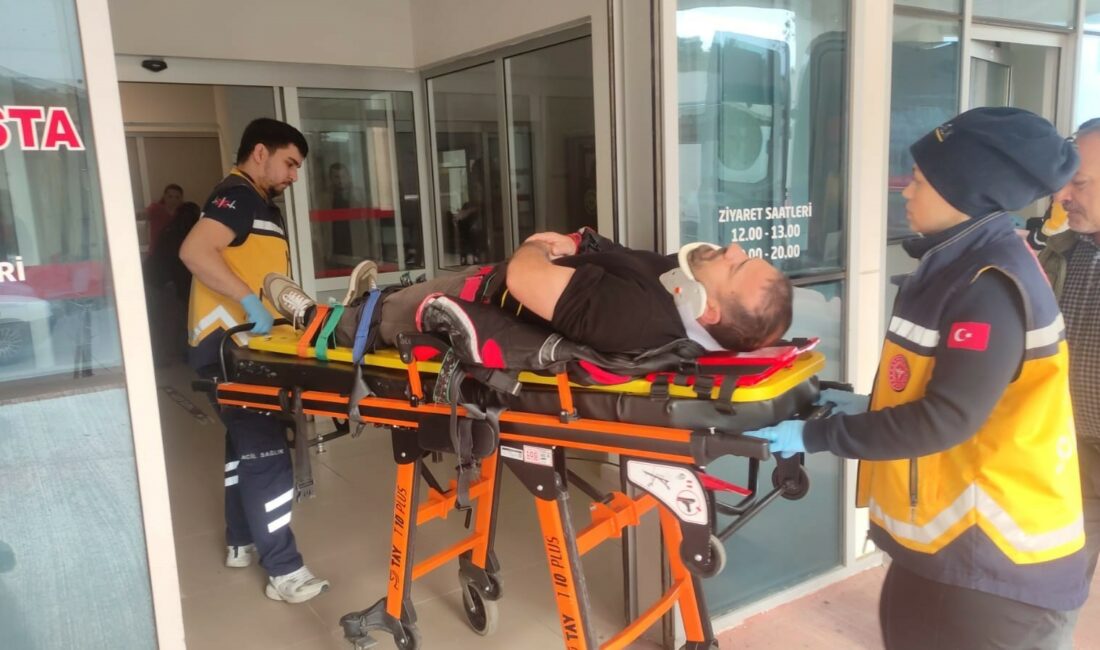 Motosiklet dönüş yapan otomobile çarpmamak için kayıp düştü MOTOSİKLET SÜRÜCÜSÜ HAFİF YARALANDI.
