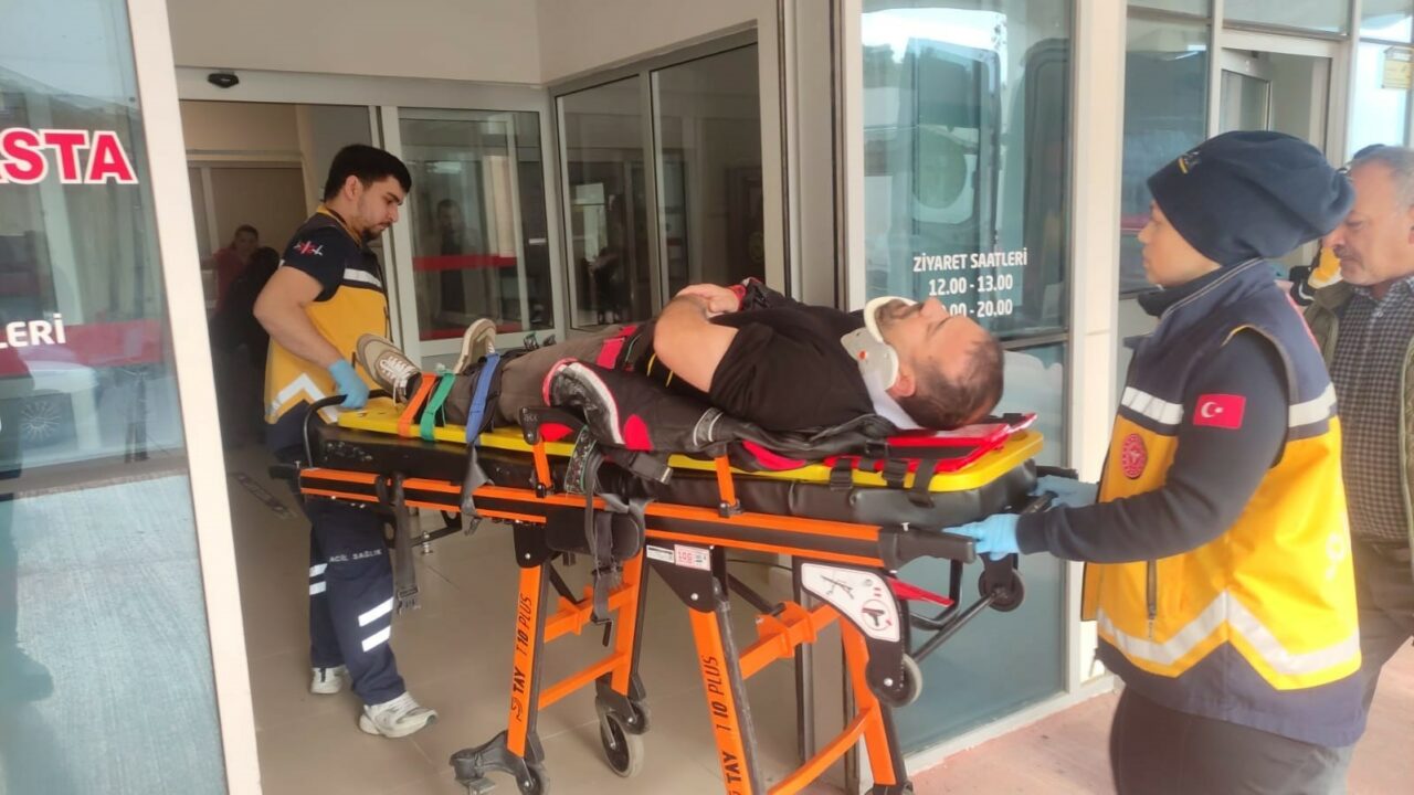 MOTOSİKLET SÜRÜCÜSÜ HAFİF YARALANDI.