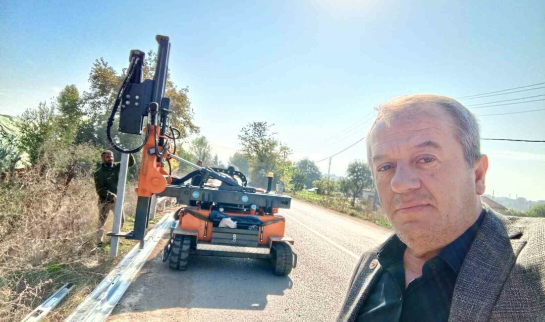 Muhtar talep etti, büyükşehir yerine getirdi YENİŞEHİR İLÇESİNDE KARAYOLU ÜZERİNDEKİ TEHLİKELİ NOKTALARIN BARİYERLERLE KAPATILMASI TALEBİNDE BULUNAN