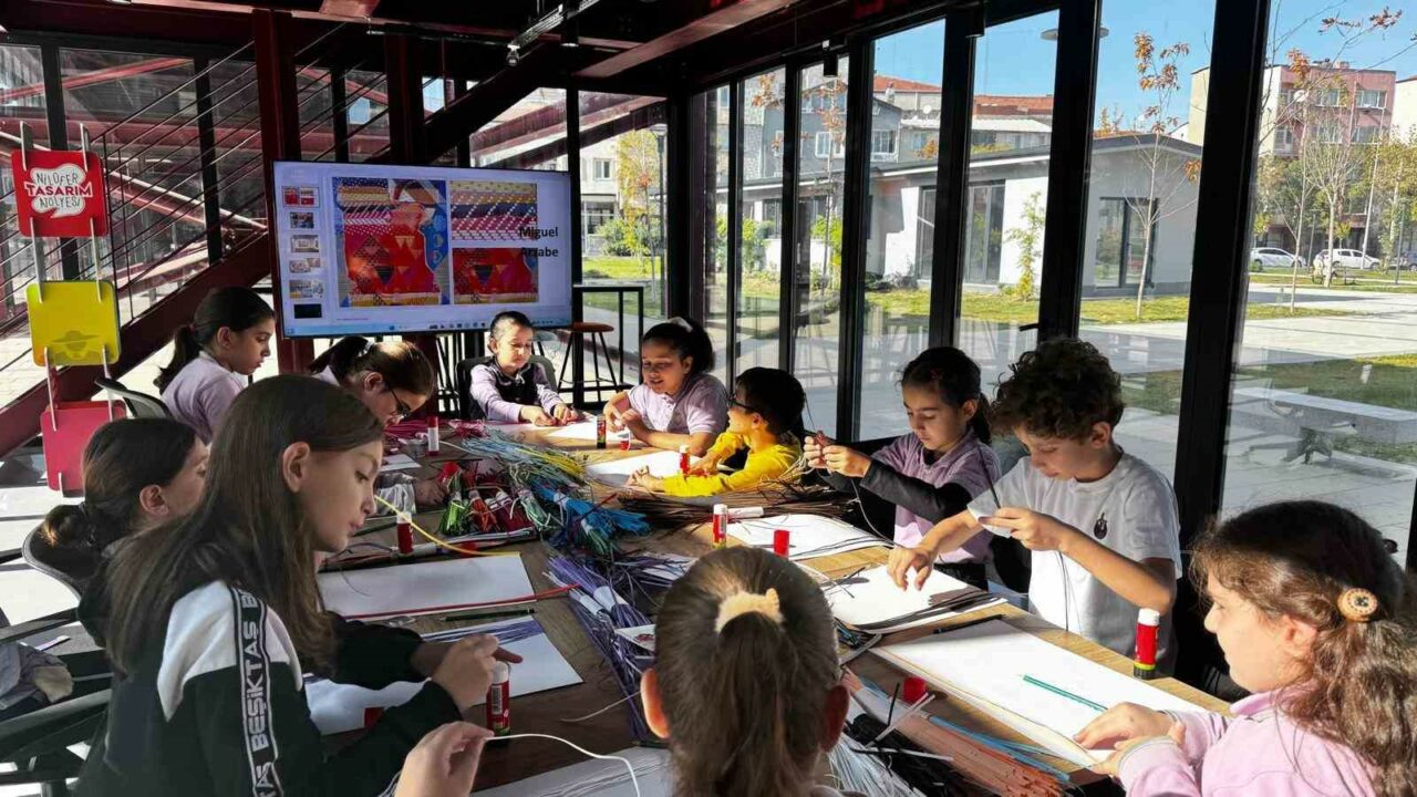 PANCAR DEPOSU’NDA DÜZENLENEN SANAT VE TASARIM ATÖLYESİ’NDE BU DEFA KAĞIT