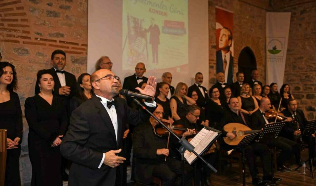 Öğretmenler gönüllerince eğlendi Osmangazi Belediyesi, Öğretmenler Gününde düzenlediği konser ile unutulmaz bir gece