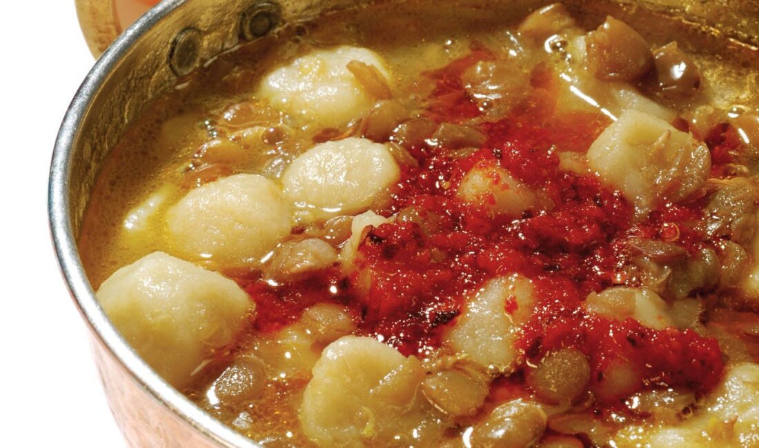 Bursa'nın unutulmaya yüz tutan lezzetlerinden biri ‘Omaçlı Mercimek Çorbası' nasıl