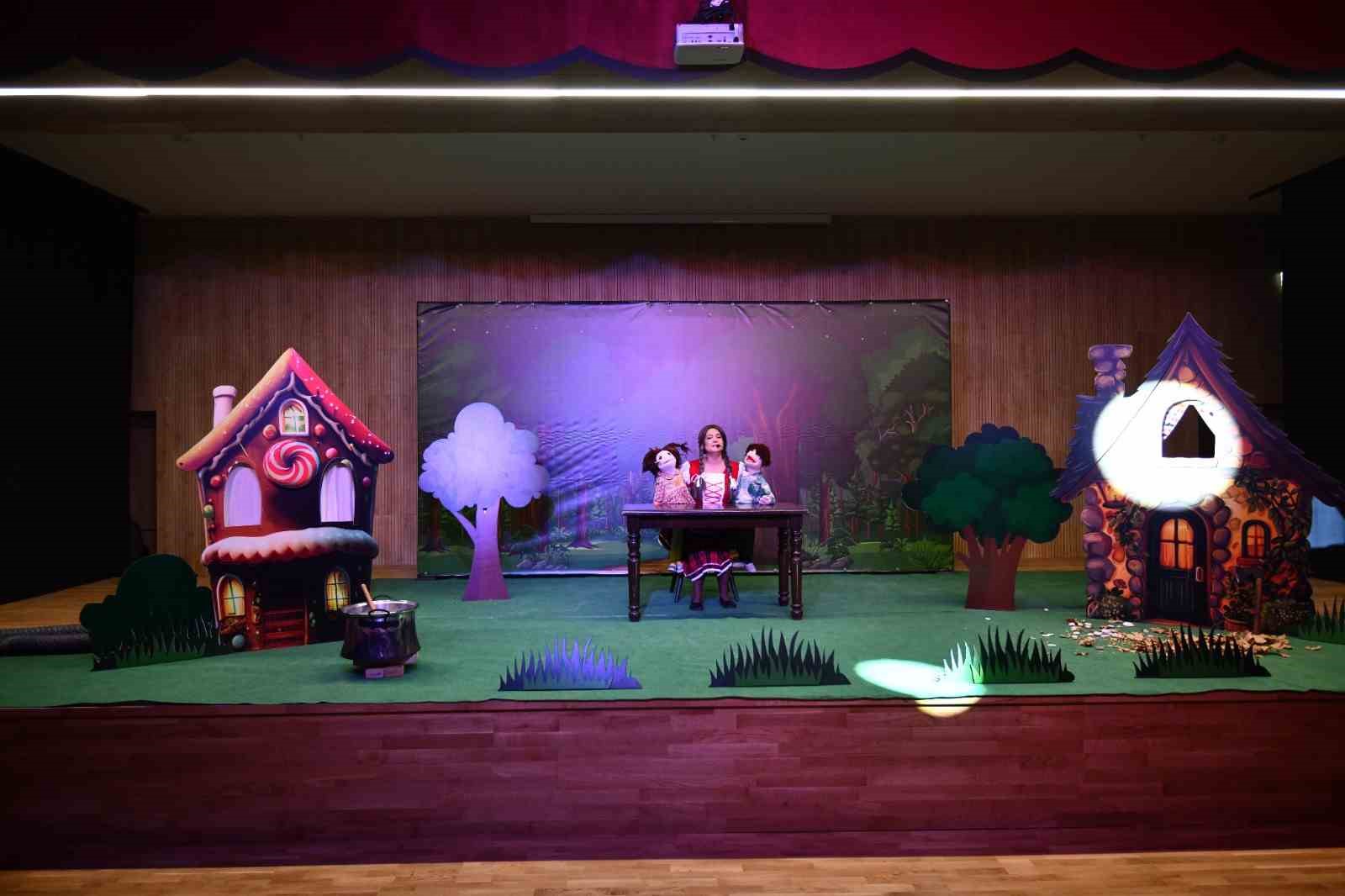 OSMANGAZİ BELEDİYESİ TARAFINDAN GEÇTİĞİMİZ GÜNLERDE HİZMETE AÇILAN OSMANGAZİ GÖSTERİ MERKEZİ’NDE