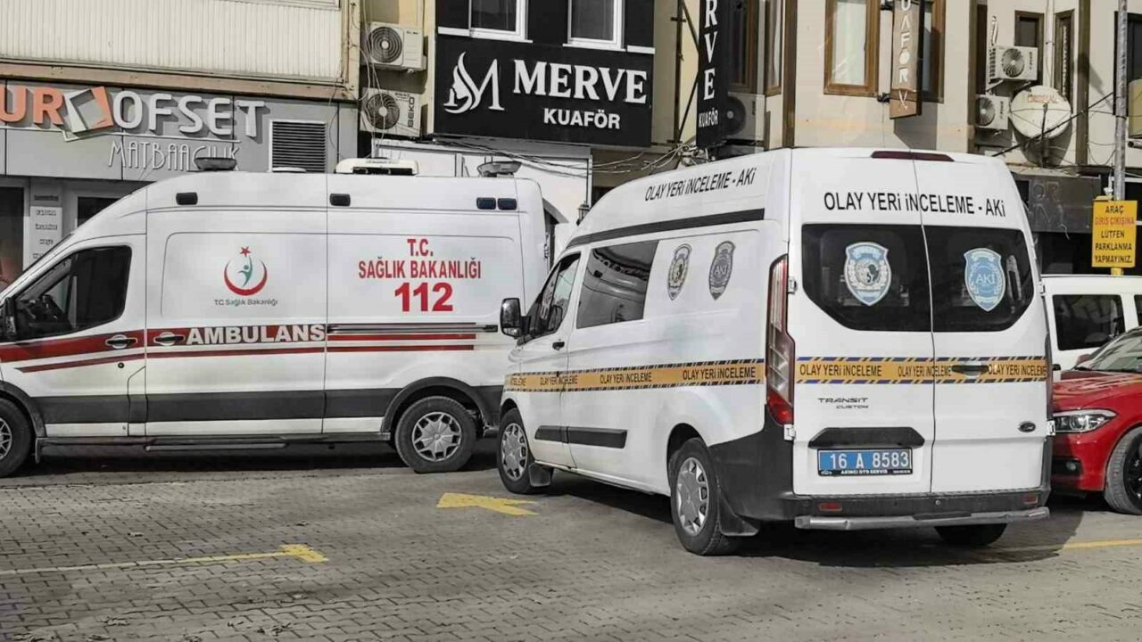 Bursa’nın İnegöl ilçesinde 38 yaşındaki adam, kaldığı otel odasında ölü