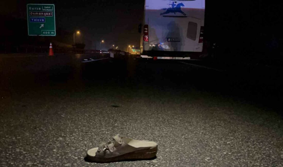 BURSA'DA OTOBANDA KARŞIDAN KARŞIYA GEÇMEK İSTEYEN YAŞLI KADINA ŞEHİRLER ARASI