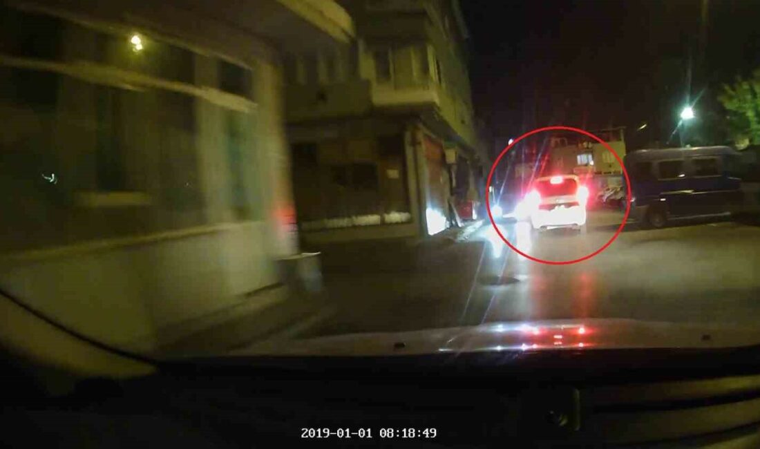 Aranması olduğu için uygulamadan kaçtı, 60 kilometrelik kaçış anı film sahnelerini aratmadı BURSA'DA ALKOL UYGULAMASINI GÖREN BİR ARAÇ, EKİPLERDEN KAÇMAYA BAŞLADI. FİLM