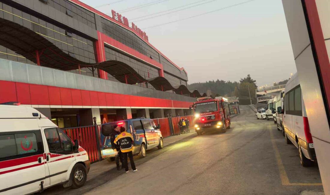 BURSA'NIN MUDANYA İLÇESİNDE ÖZEL BİR OKULDA GECE YARISI ÇIKAN YANGINDA
