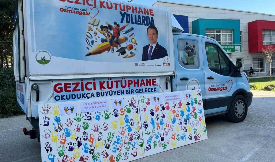 RENGARENK ELLERİYLE GEZİCİ KÜTÜPHANEYE İZ BIRAKTILAR