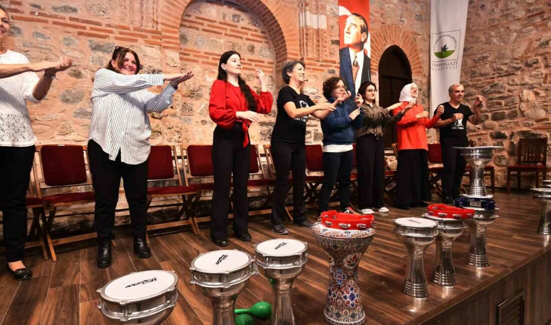 Ritim Atölyesi kursiyerleri sertifikalarını aldı OSMANGAZİ BELEDİYESİ TARAFINDAN DÜZENLENEN RİTİM ATÖLYESİ’NİN İKİNCİ DÖNEMİNİ BAŞARIYLA TAMAMLAYAN