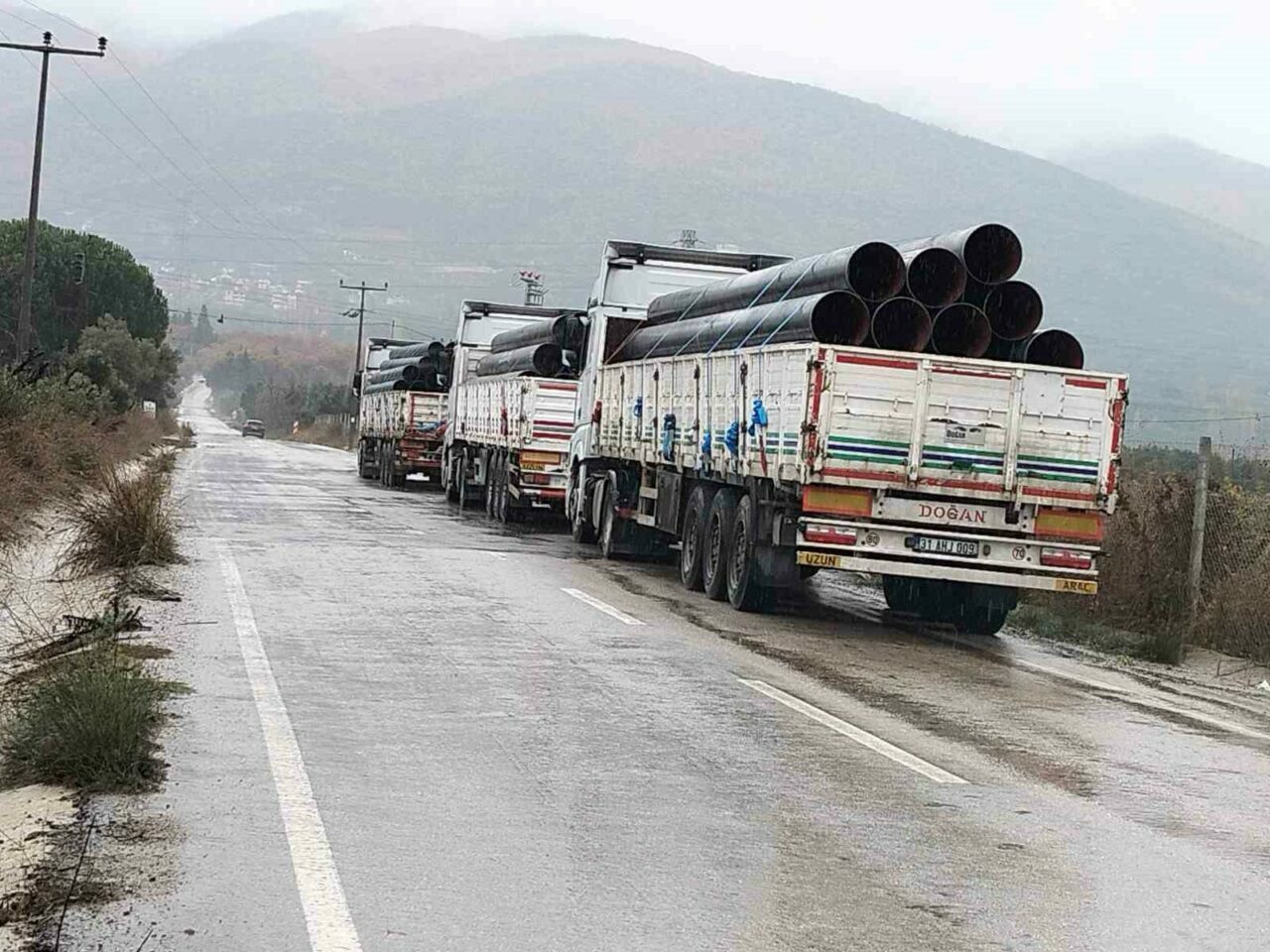 Bursa’nın Orhangazi ilçesinde tırın dorsesinden düşen bir kişi ağır yaralandı.